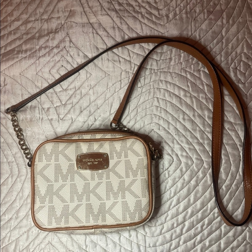 Micheal Kors purse